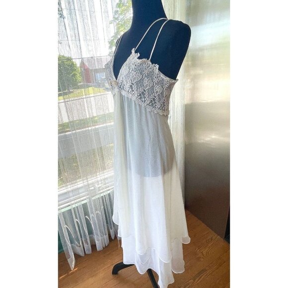 Vintage 80s night dress, silky sheer white, lace bust, Flora Nikrooz, 6/8 (S/M) - Picture 5 of 9